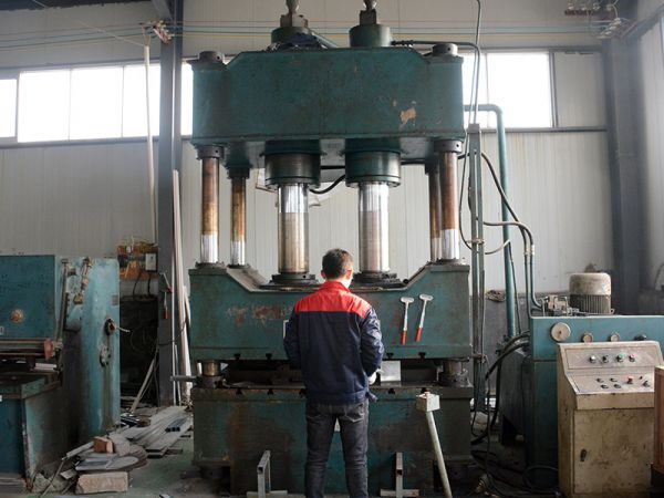 全自動壓力機